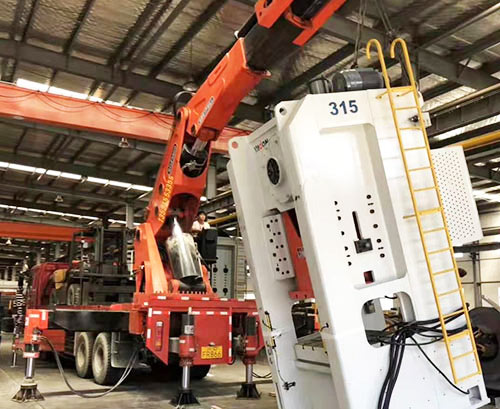 平塘提升工作效率，选择优质折臂吊租赁服务