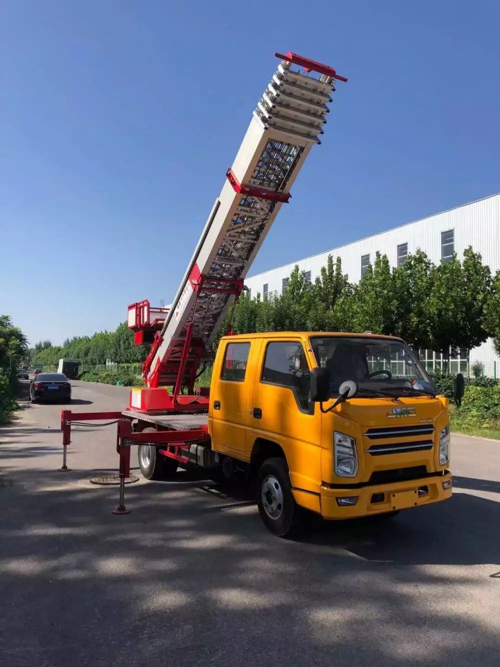 平塘附近的云梯车出租服务：轻松解决高空作业需求