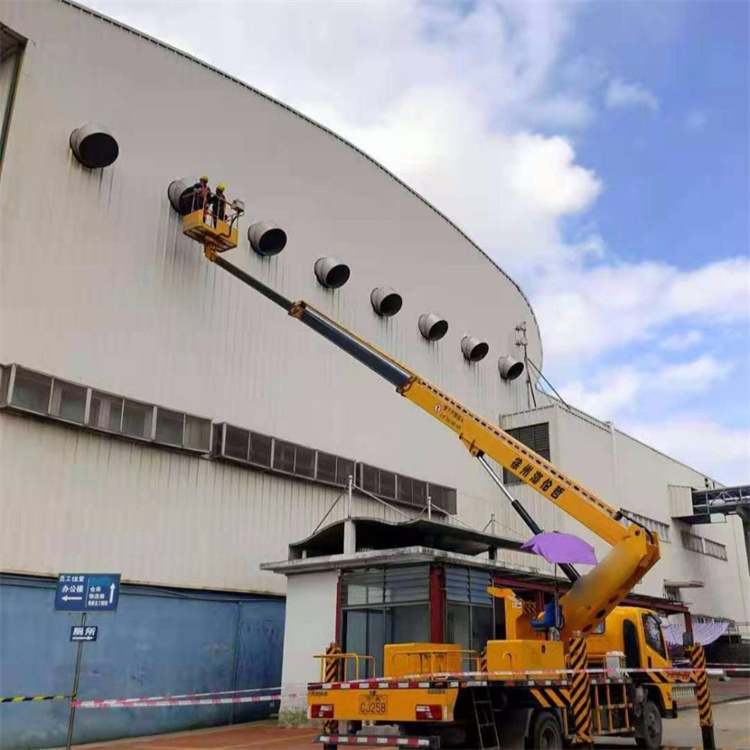 平塘高空作业车出租服务：专业广告牌安装解决方案